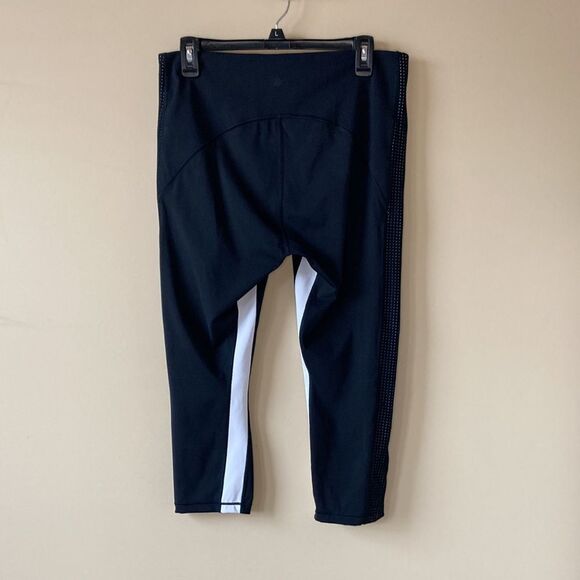 Athleta HIIT IT Mesh Capri - Picture 3 of 12